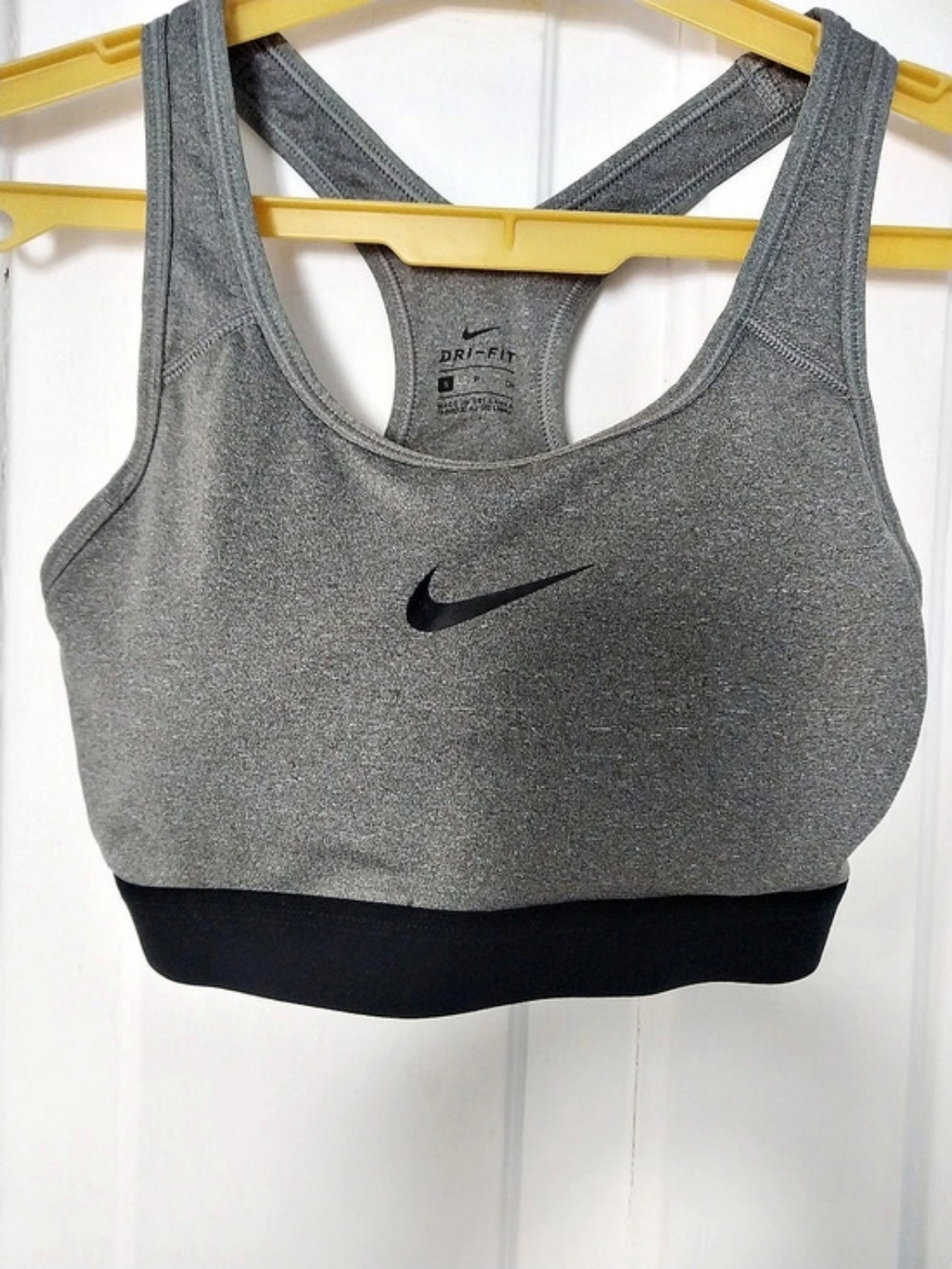 Nike Dri-FIT Swoosh Sports Bra Gray & Black Size Medium